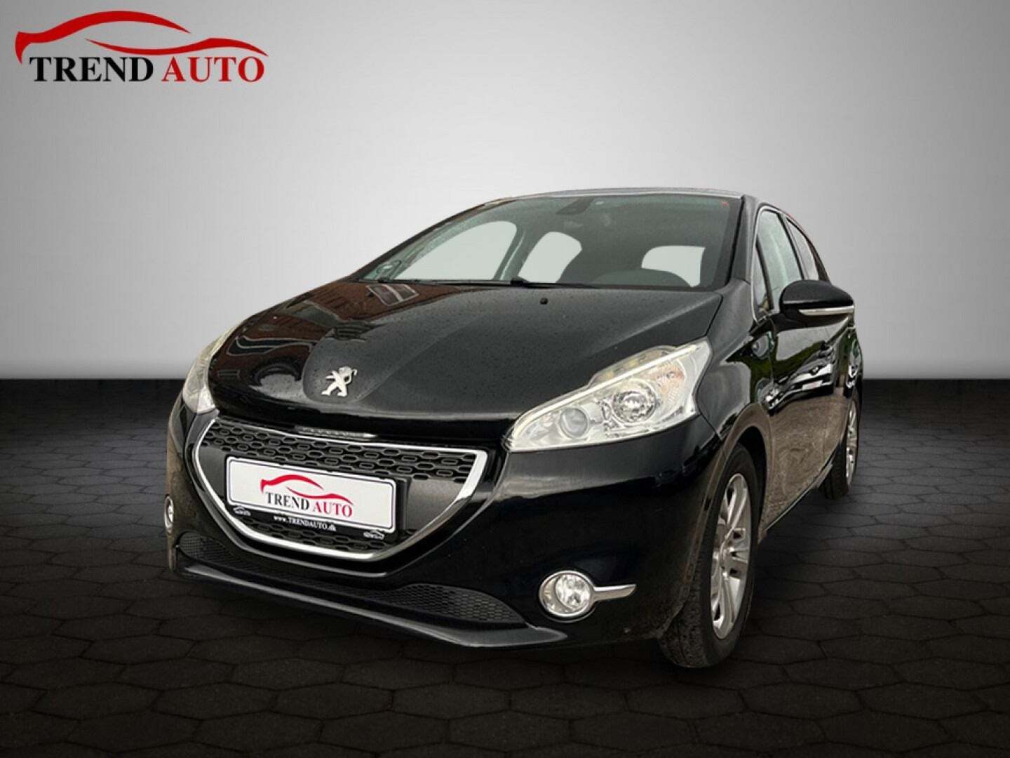 Sort Peugeot 208 fra 2013