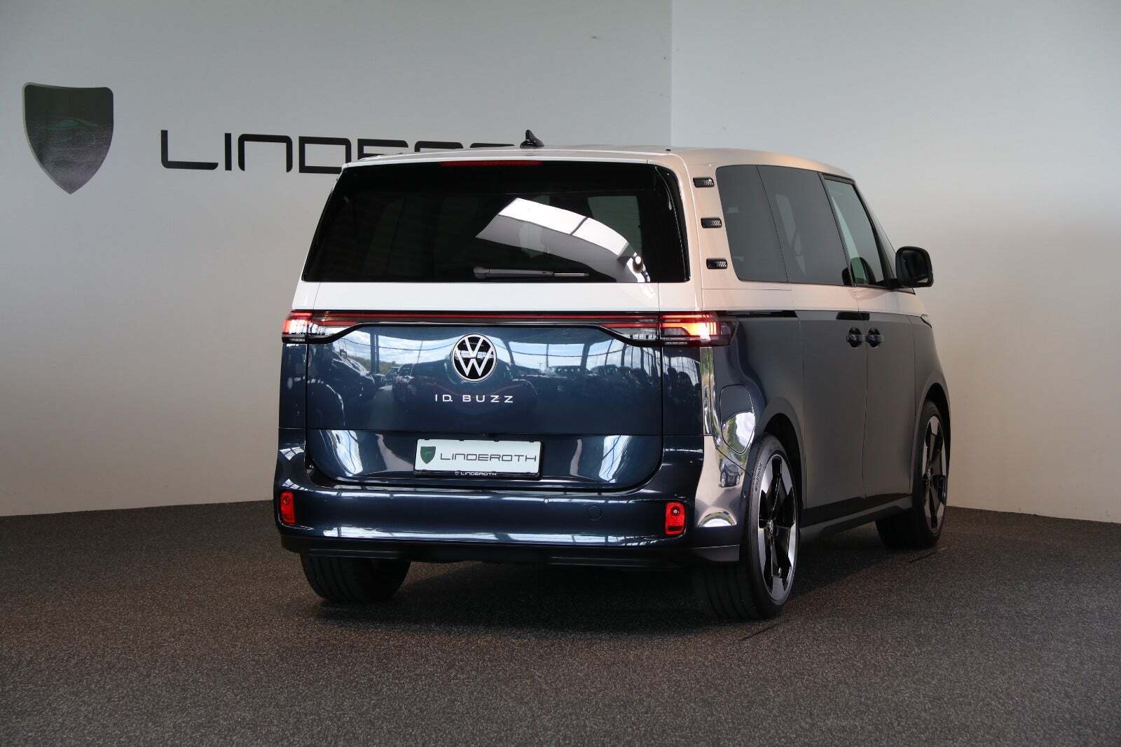 Blå VW ID.Buzz fra 2023