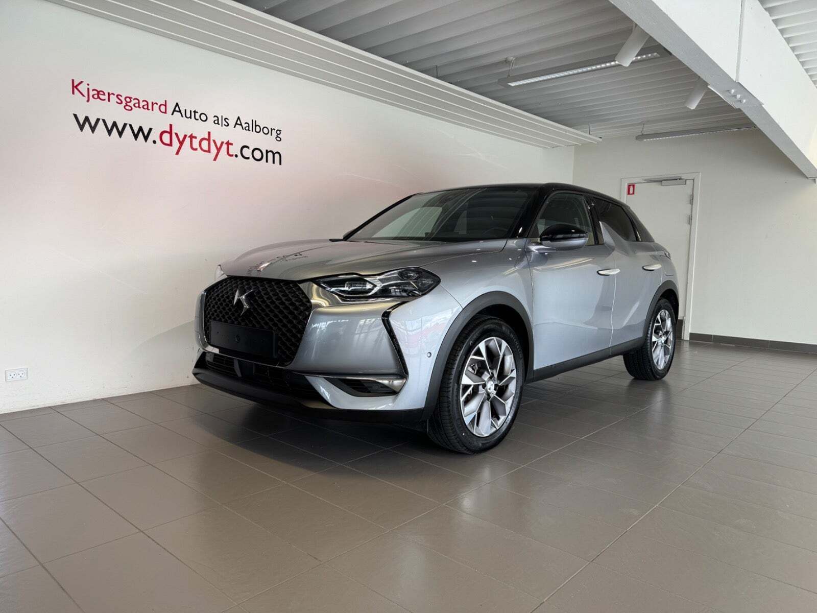 Sølv DS DS 3 CrossBack fra 2021 set udefra