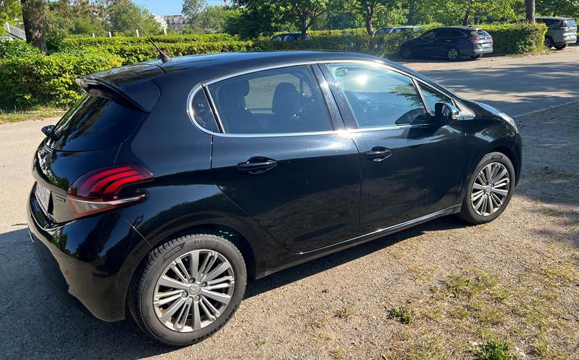 Peugeot 208 1,6 BlueHDI 100 hk 5D