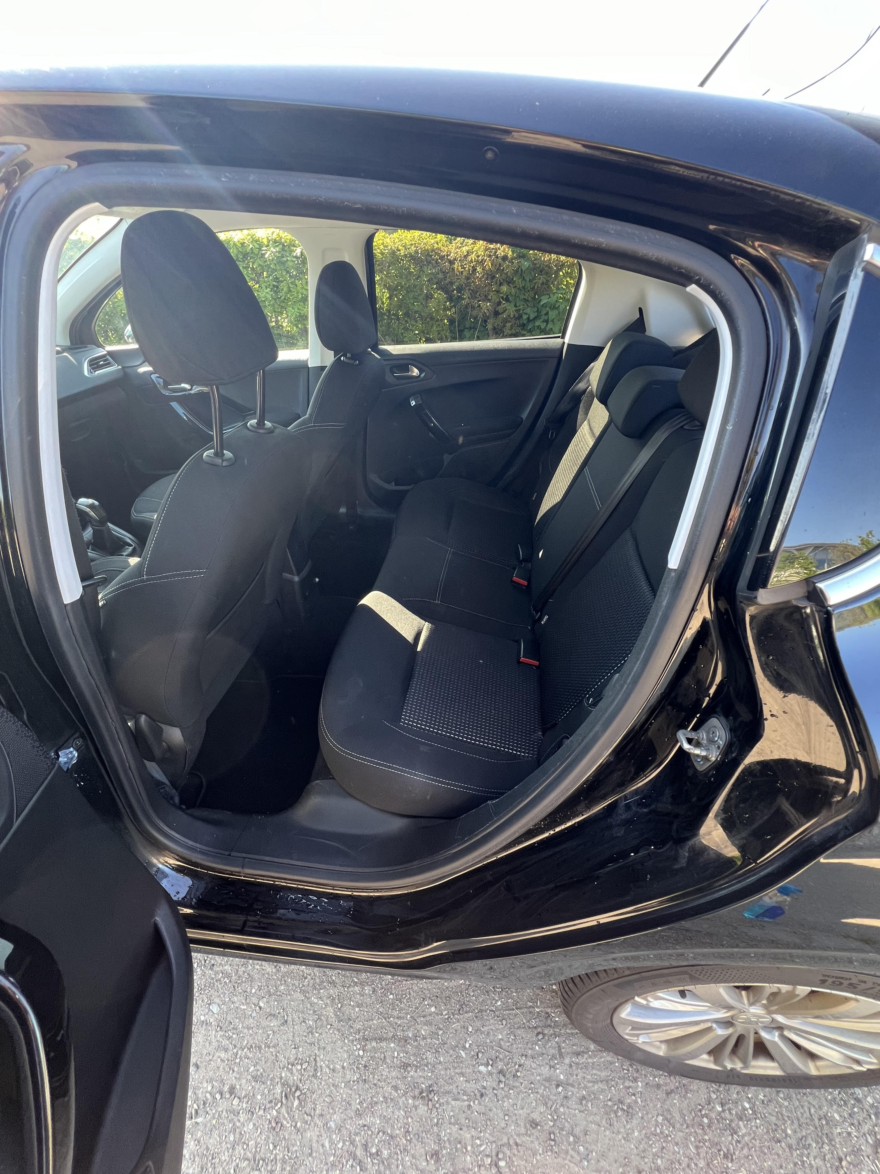 Peugeot 208 1,6 BlueHDI 100 hk 5D