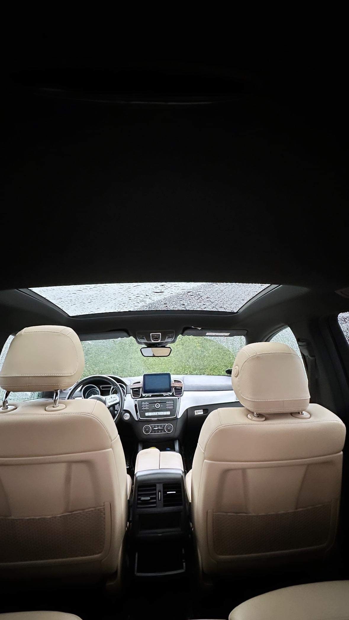 Blå Mercedes GLE fra 2016