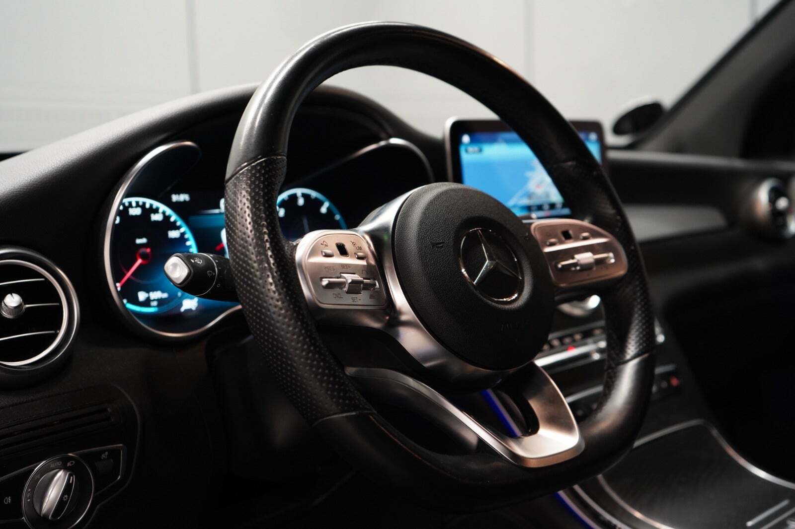 Sort Mercedes GLC300 d fra 2020