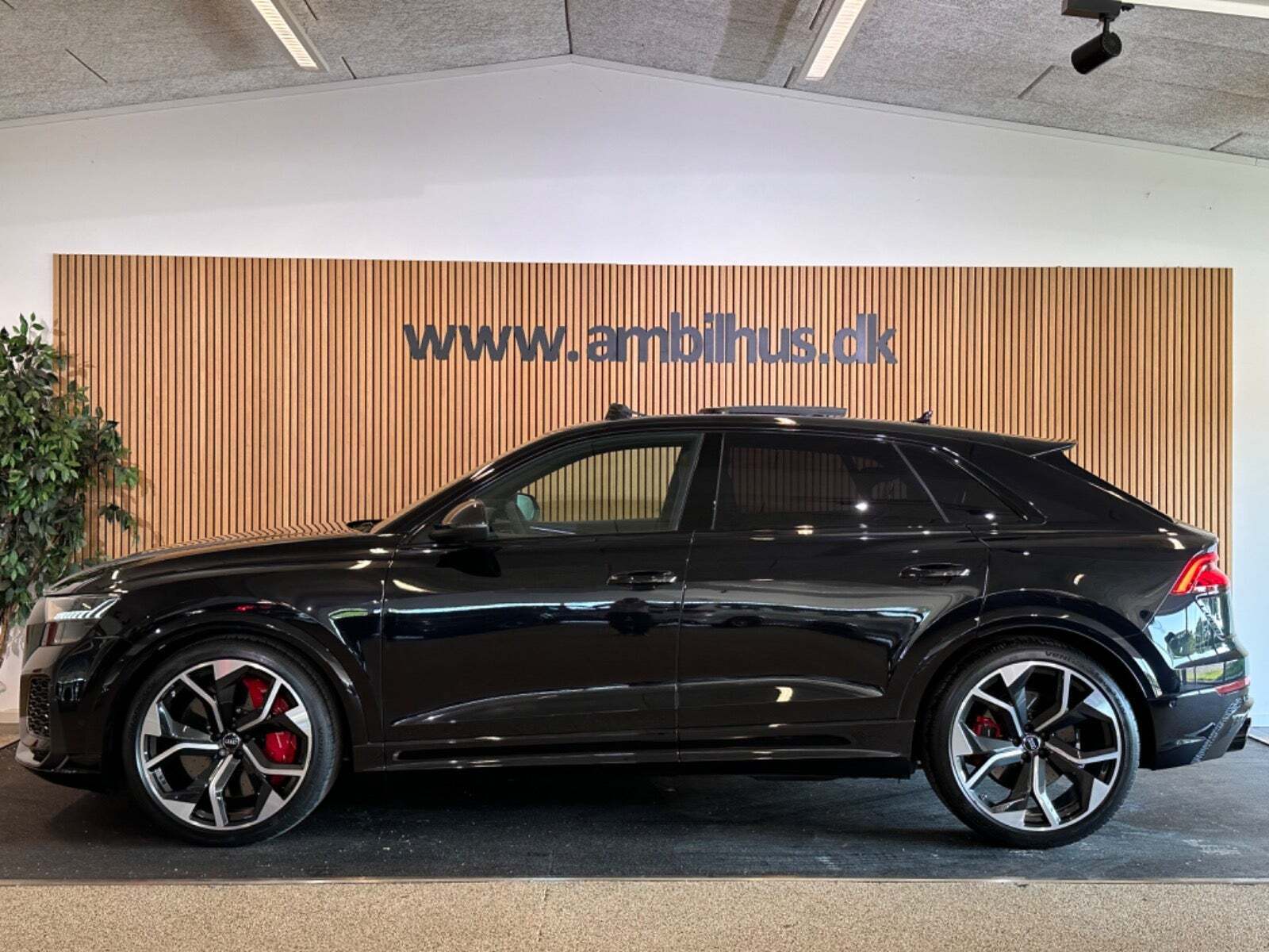 Sort Audi RS Q8 fra 2021