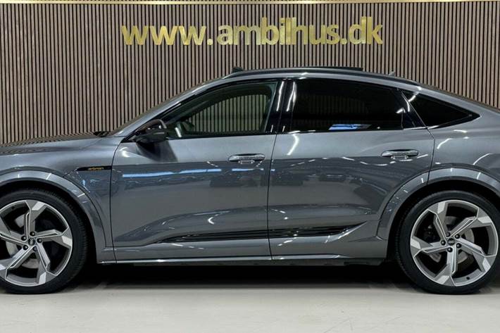 Grå Audi e-tron S fra 2022