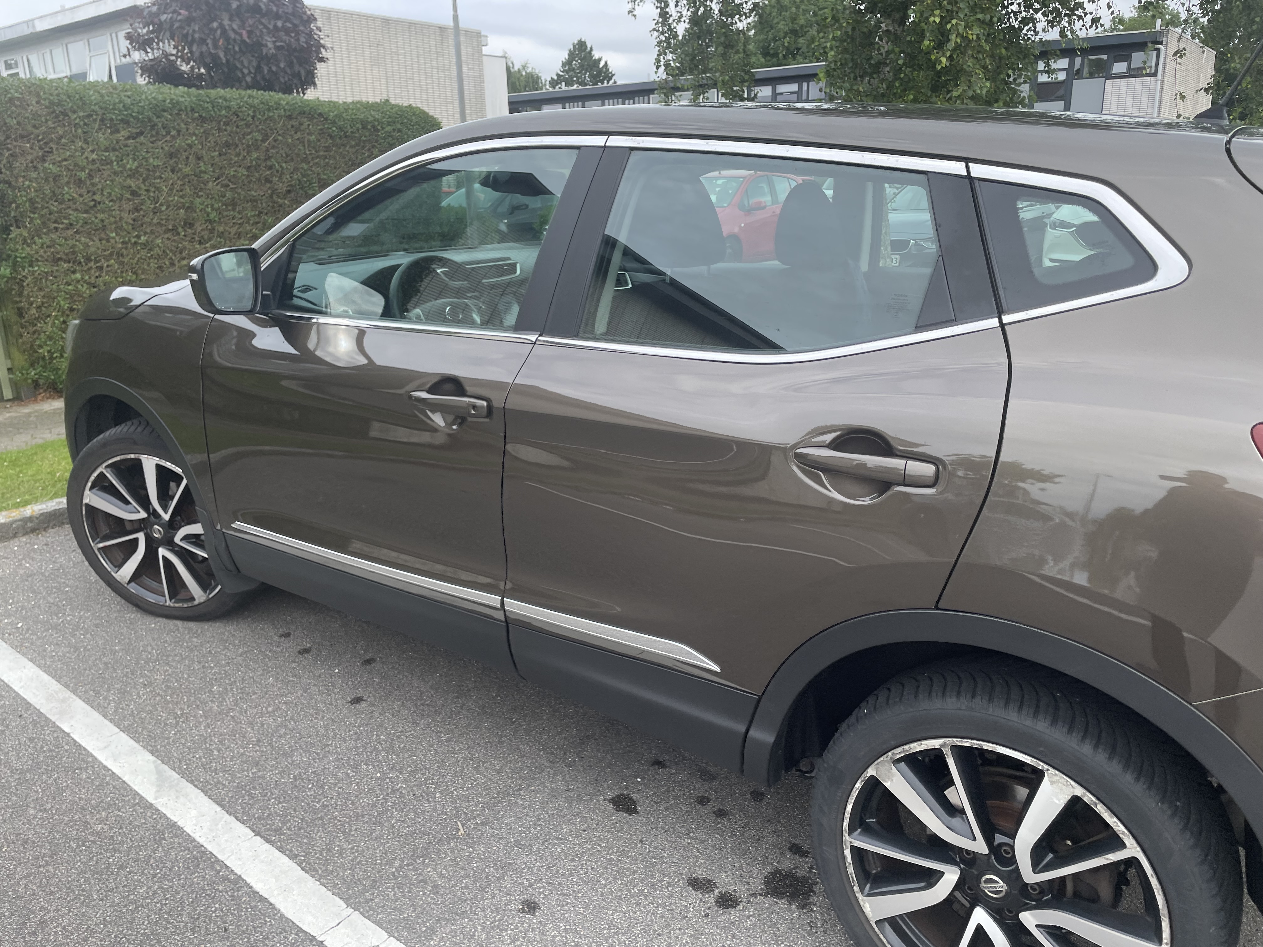 Brun Nissan Qashqai fra 2015