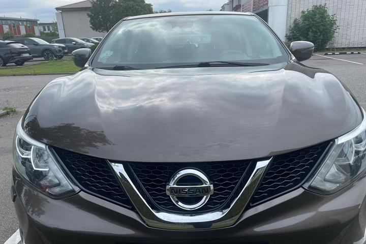 Brun Nissan Qashqai fra 2015