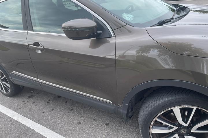 Brun Nissan Qashqai fra 2015
