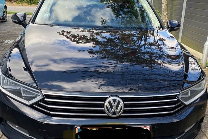 Sort VW Passat fra 2016