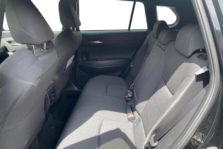 Sort Toyota Corolla Cross fra 2023 set indefra