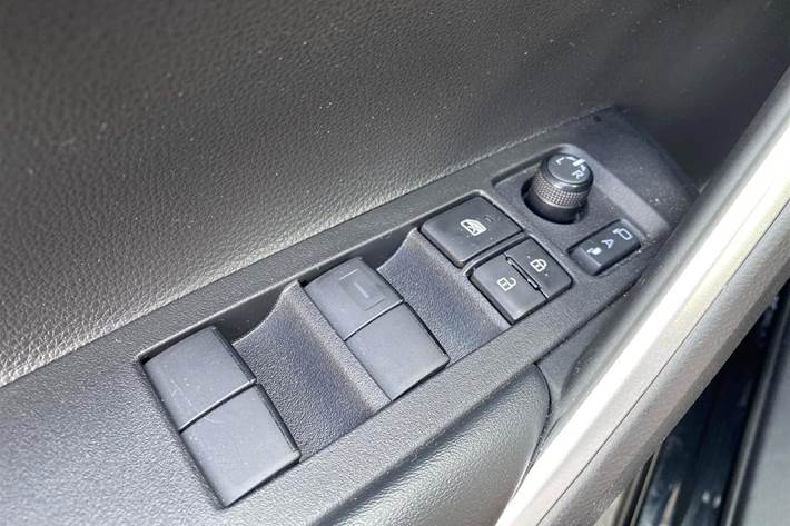 Sort Toyota Corolla Cross fra 2023