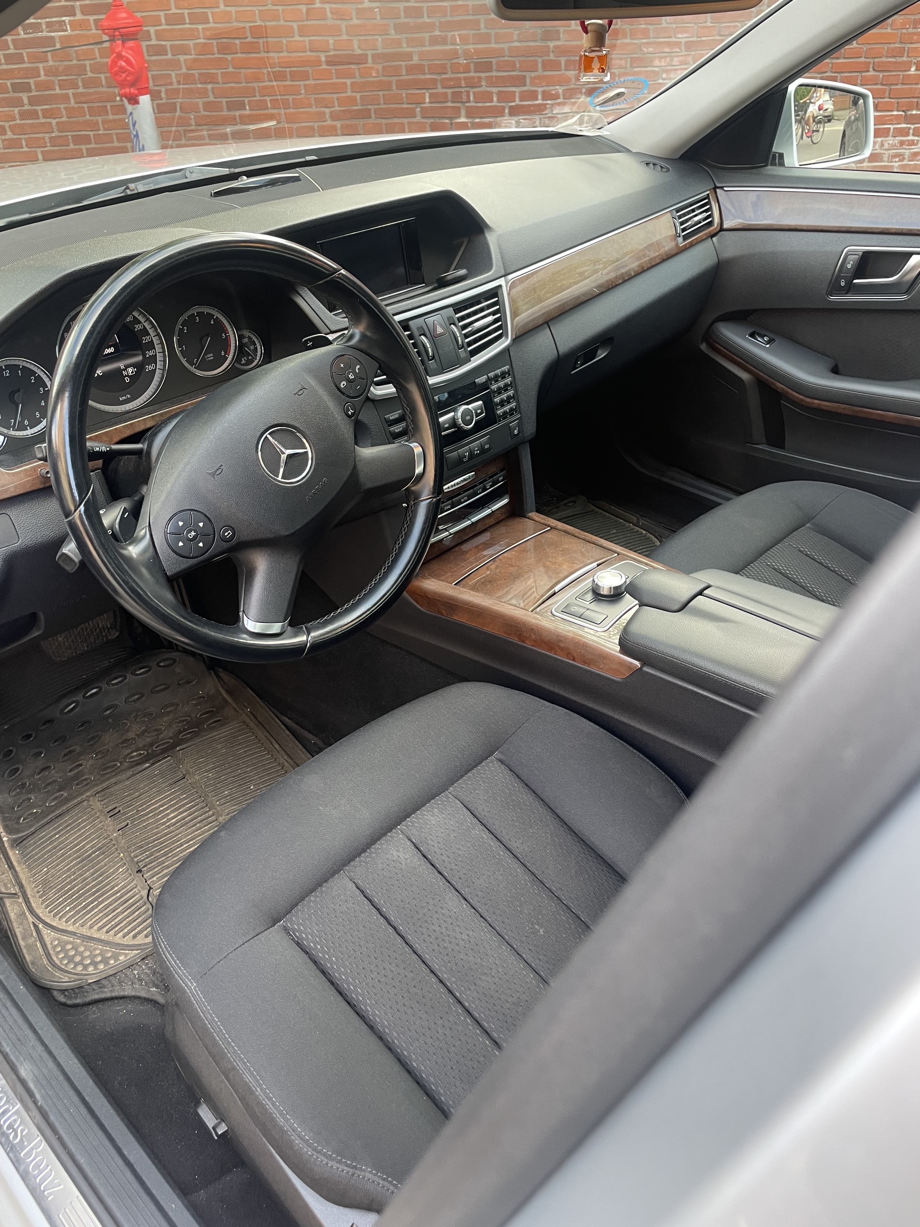 Mercedes E200 2,1 J001M0