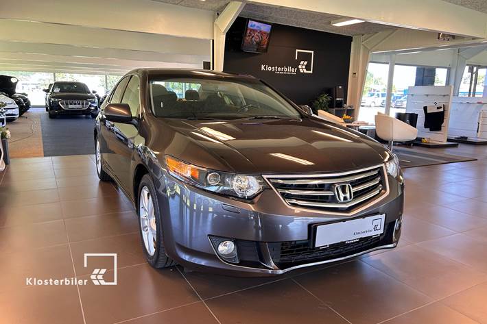 Grå Honda Accord fra 2009