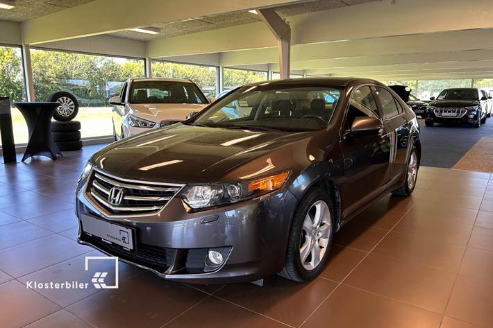 Grå Honda Accord fra 2009