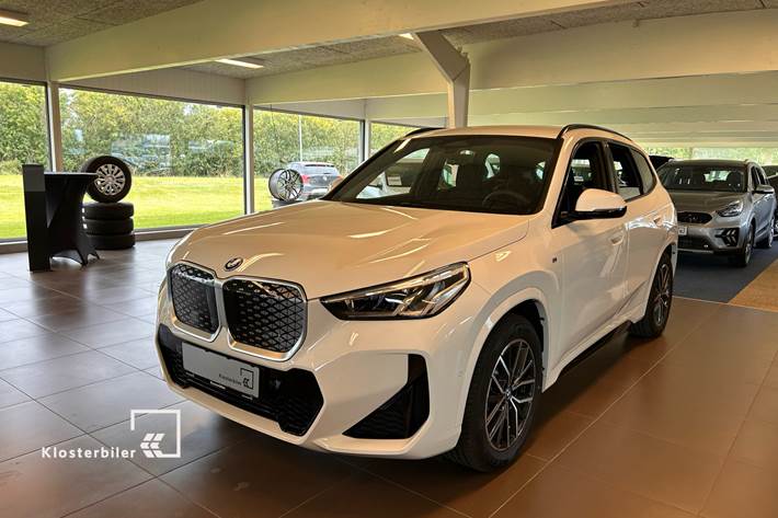 Hvid BMW iX1 fra 2024