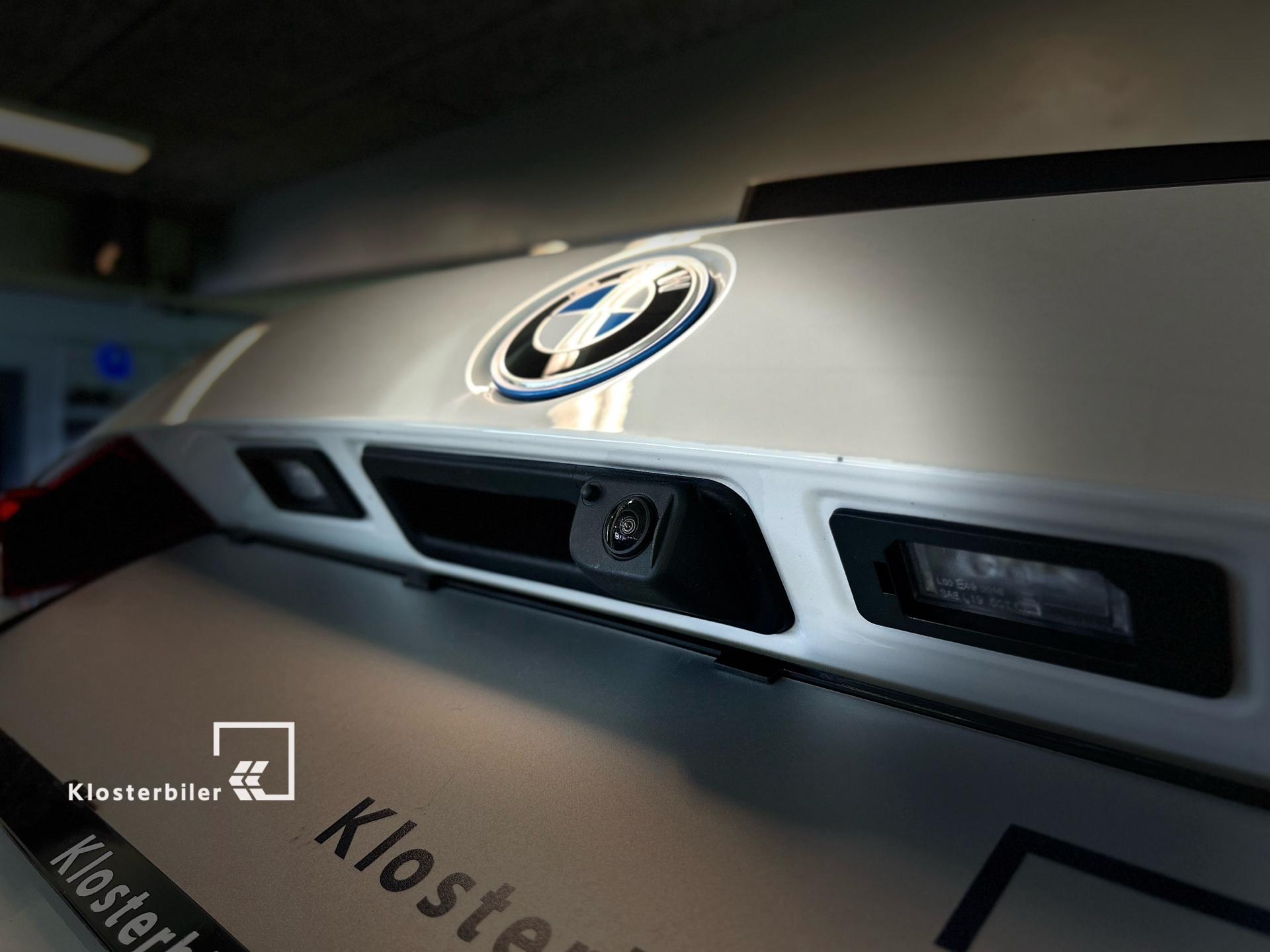 Hvid BMW iX1 fra 2024