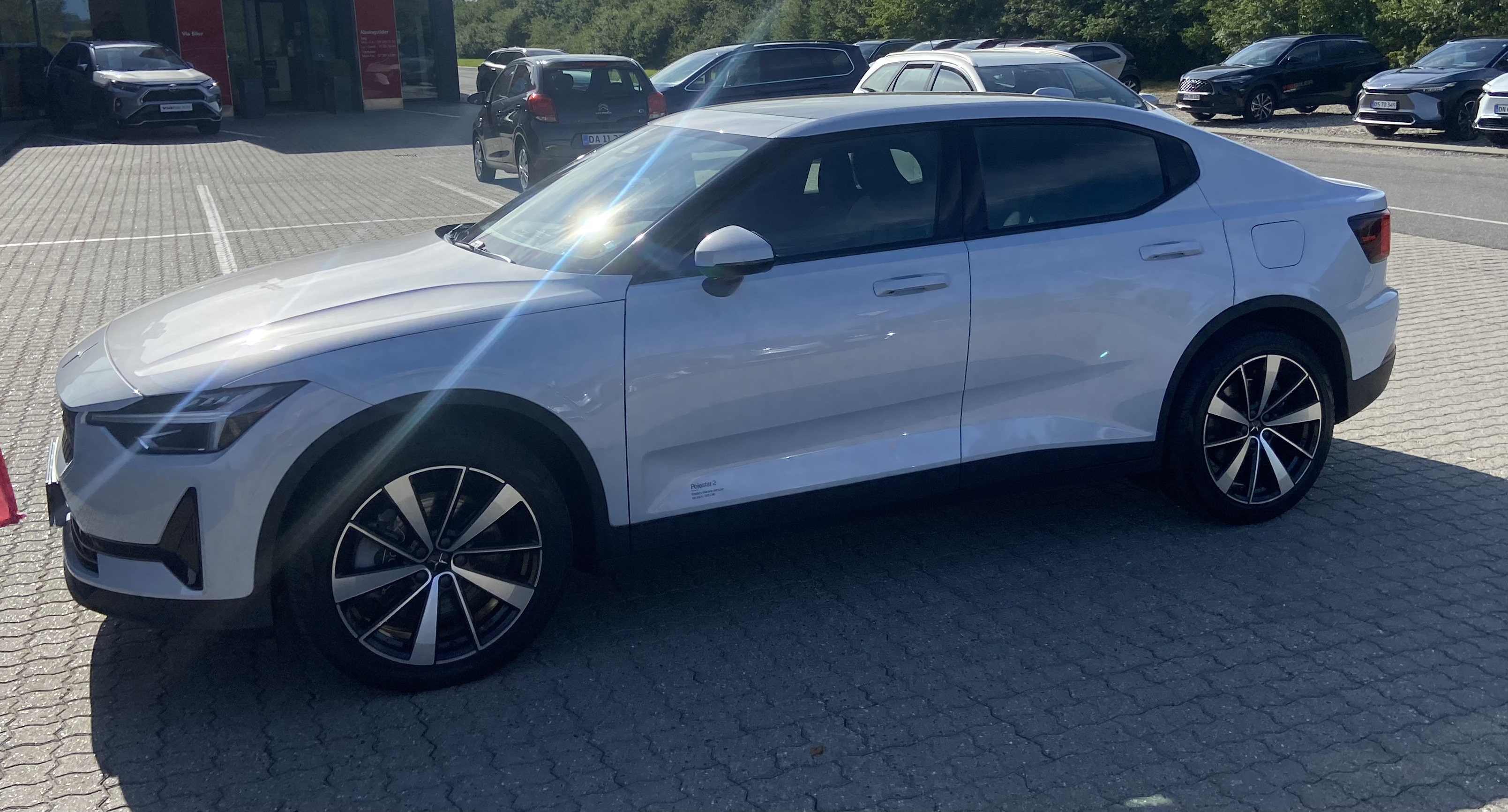 Grå Polestar 2 fra 2021