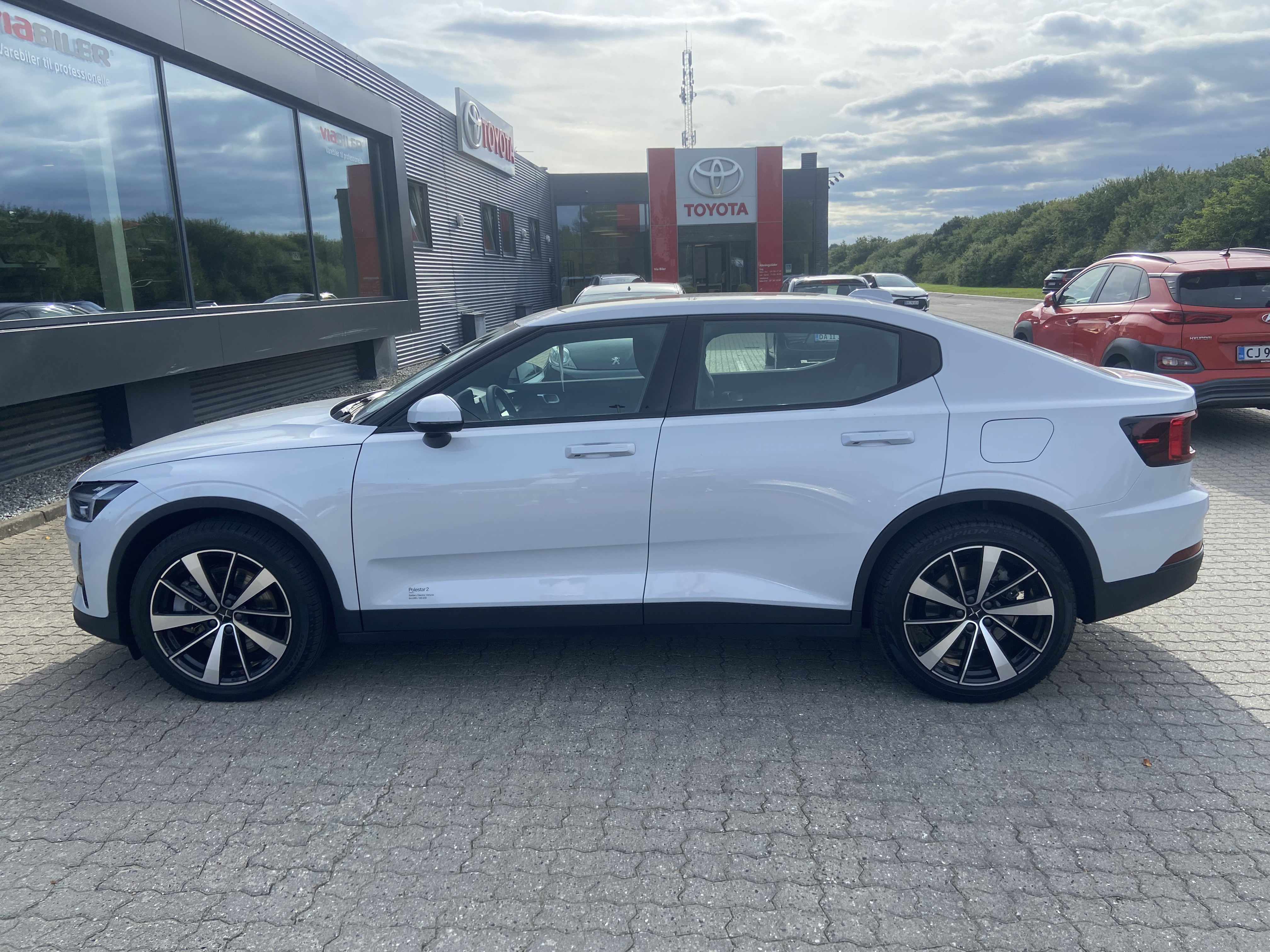 Grå Polestar 2 fra 2021