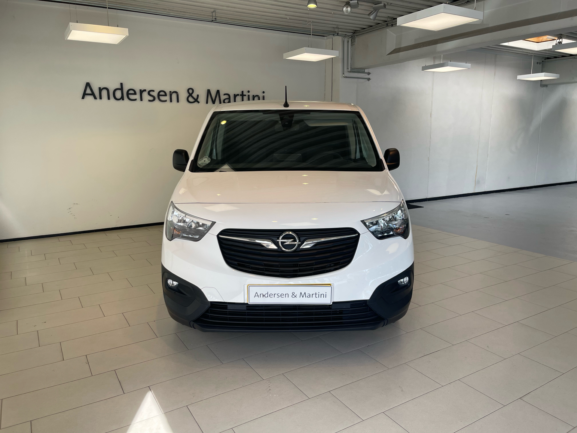 Hvid Opel Combo fra 2022