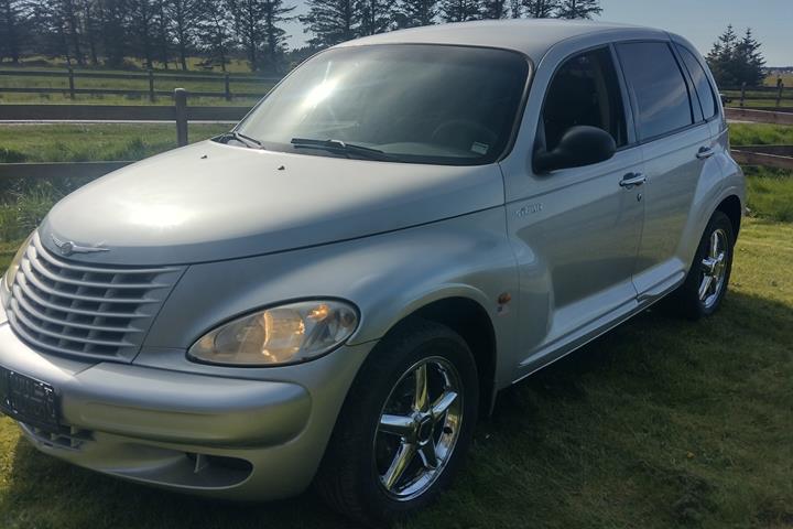 Sølv Chrysler PT Cruiser fra 2000
