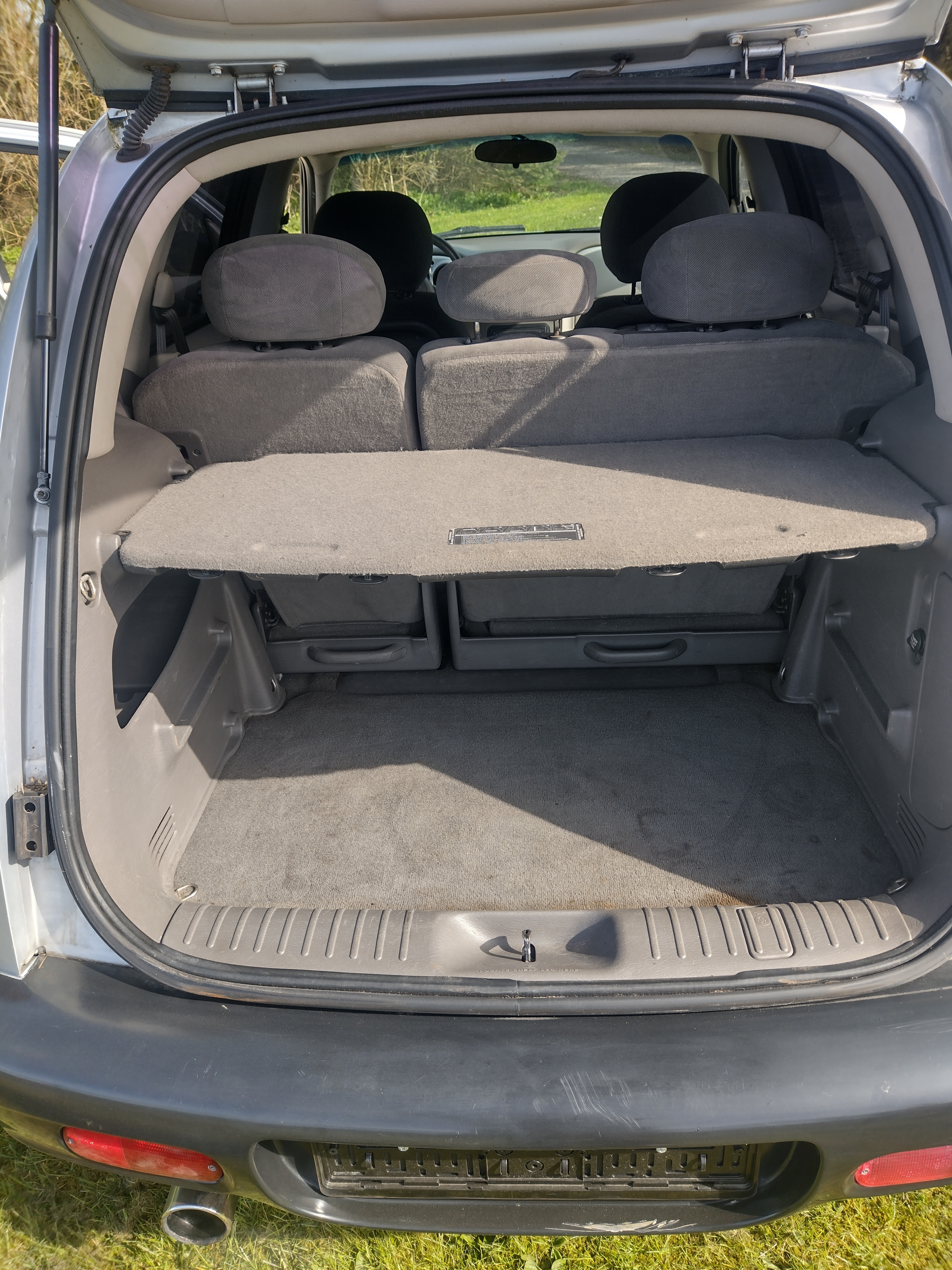 Sølv Chrysler PT Cruiser fra 2000