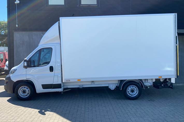 Hvid Fiat Ducato fra 2024