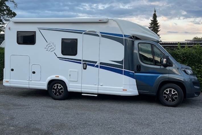 Hvid Fiat Knaus fra 2019