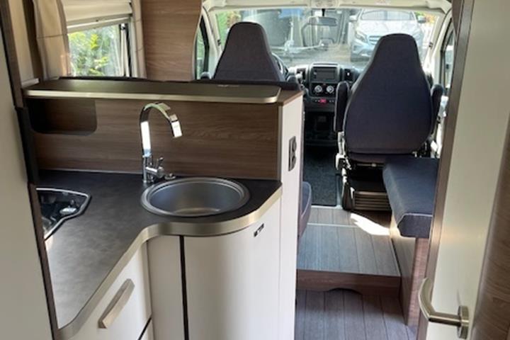 Hvid Fiat Knaus fra 2019