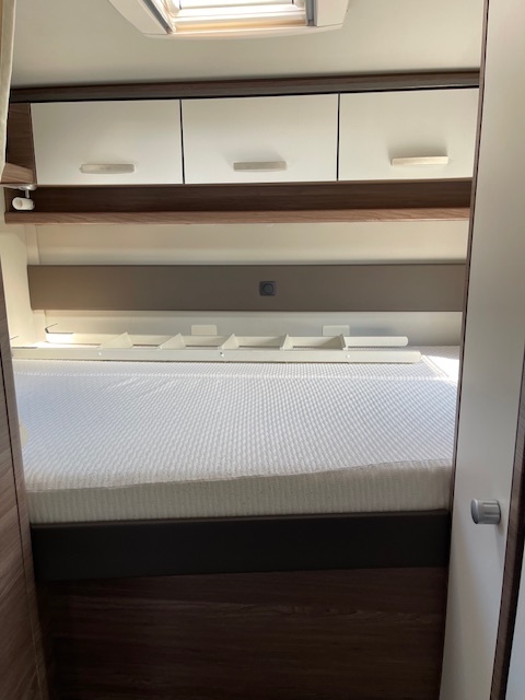 Hvid Fiat Knaus fra 2019
