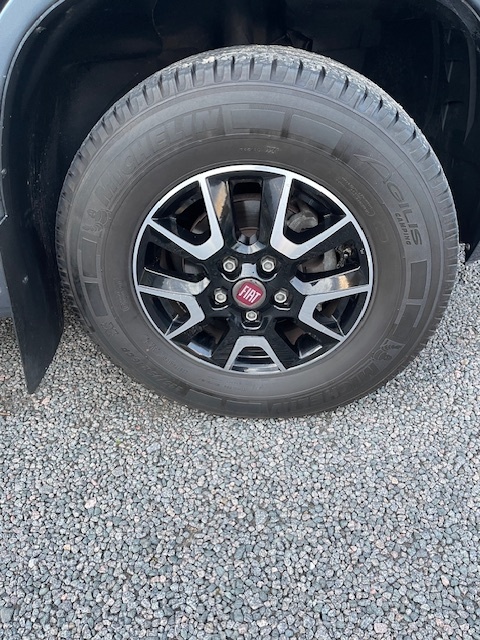 Hvid Fiat Knaus fra 2019