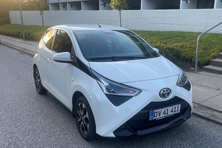 Hvid Toyota Aygo fra 2018