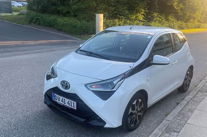 Hvid Toyota Aygo fra 2018