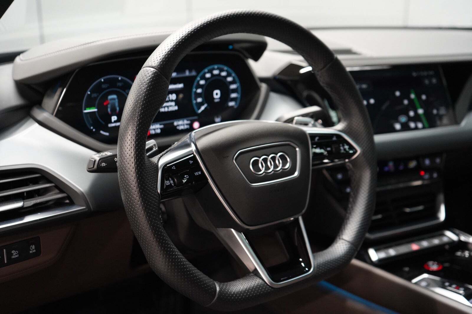 Grå Audi e-tron GT fra 2023