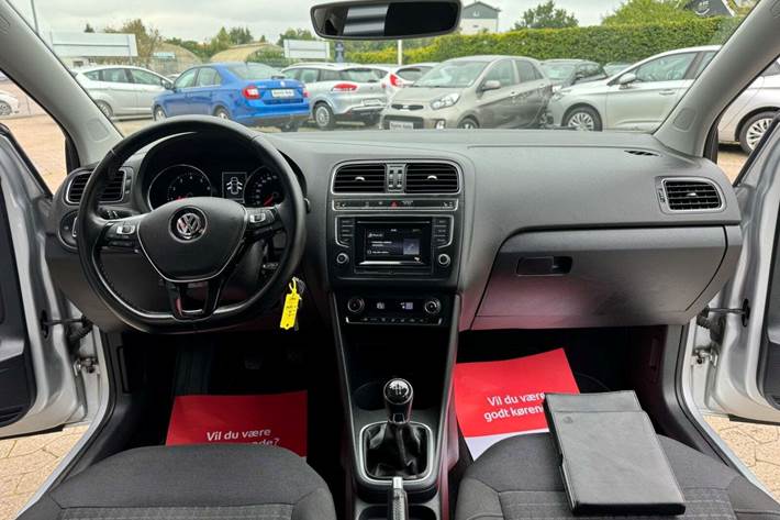 Sølv VW Polo fra 2016