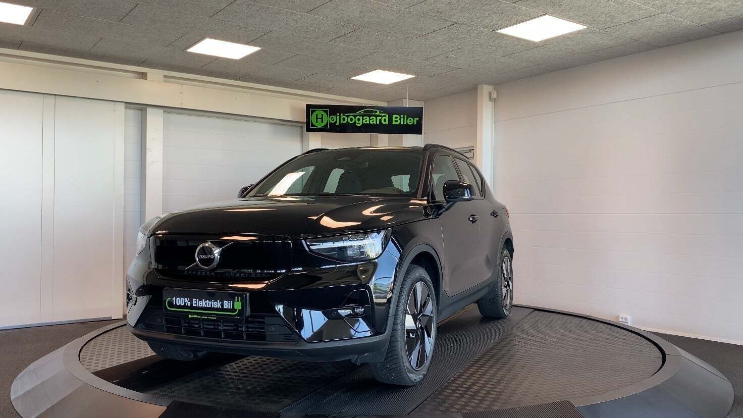 Sort Volvo XC40 fra 2023