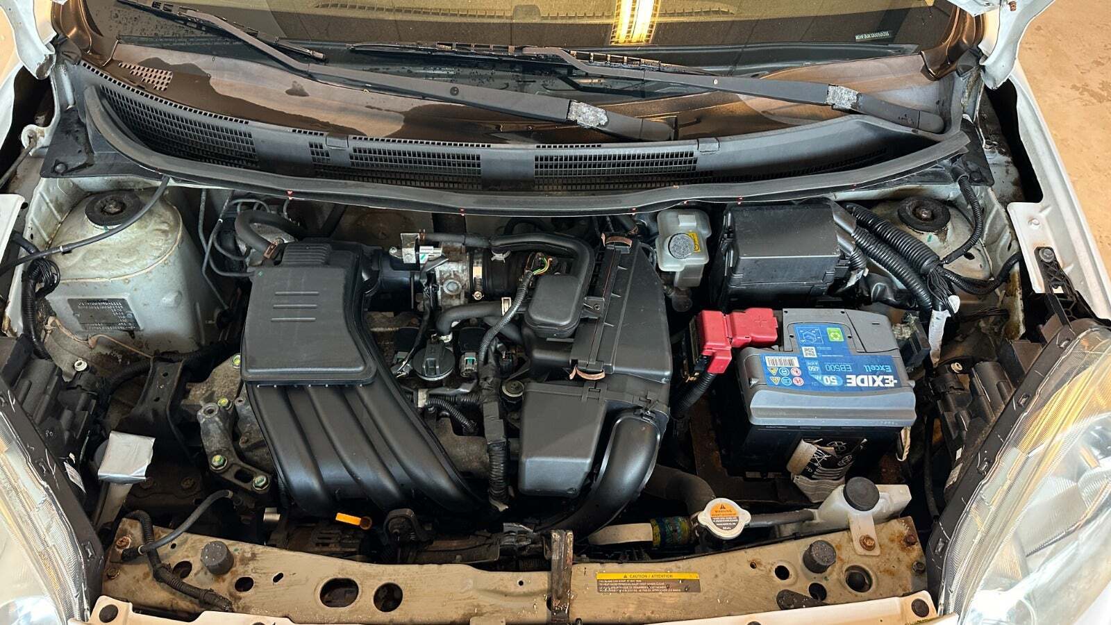 Hvid Nissan Micra fra 2011