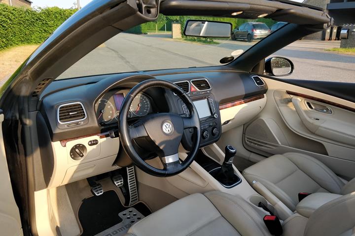 Sort VW Eos fra 2006