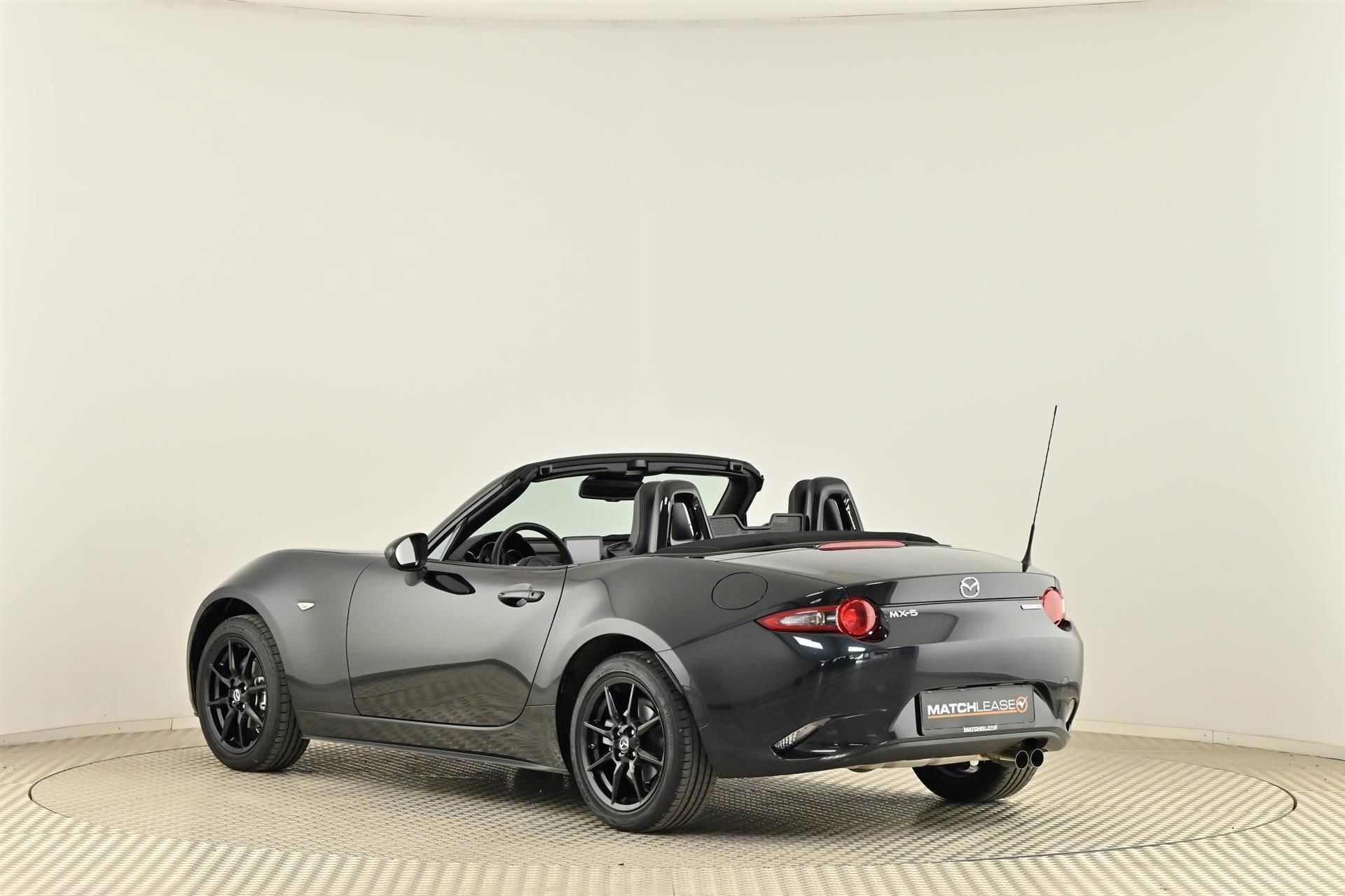 Sort Mazda MX-5 fra 2023