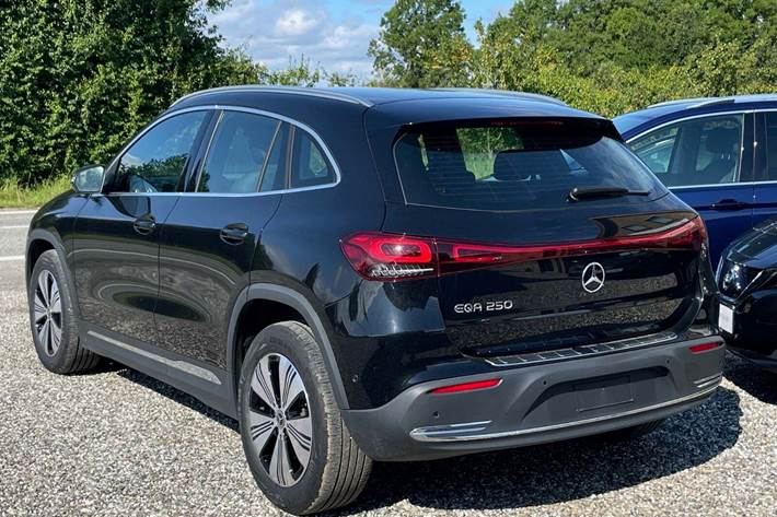 Sort Mercedes EQA250 fra 2022