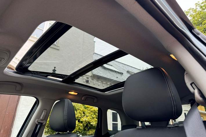 Blå Suzuki Vitara fra 2020