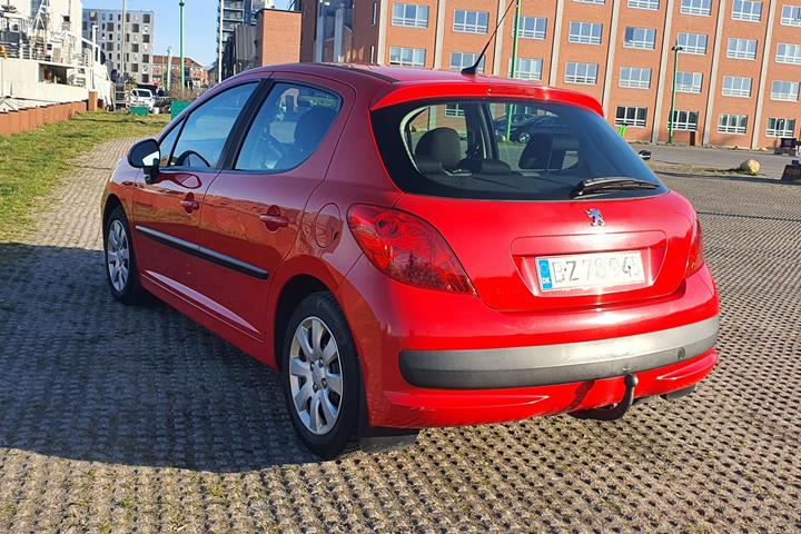 Rød Peugeot 207 fra 2008