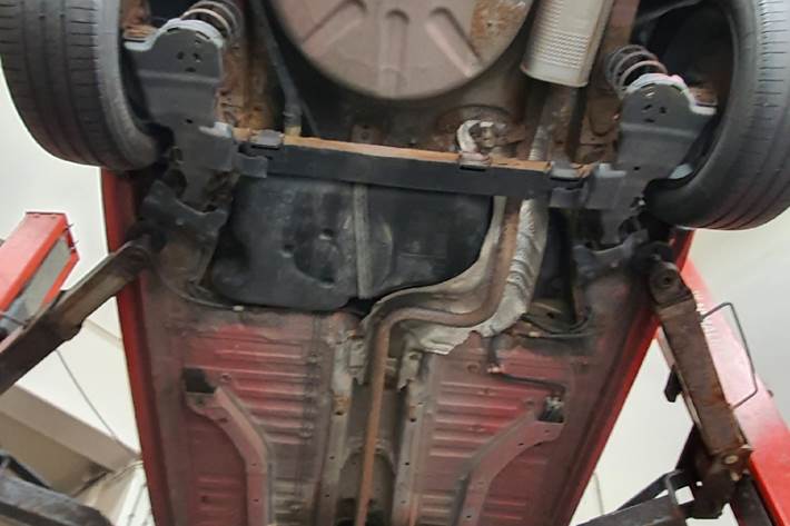 Rød Peugeot 207 fra 2008