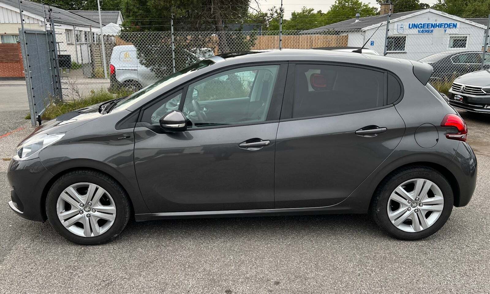 Peugeot 208 1,2 PureTech 82 Signature Sky