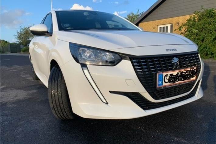 Hvid Peugeot 208 fra 2021