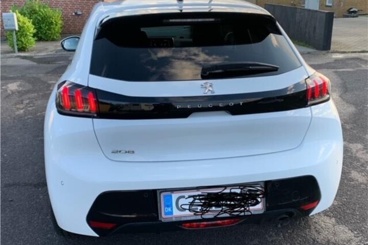 Hvid Peugeot 208 fra 2021
