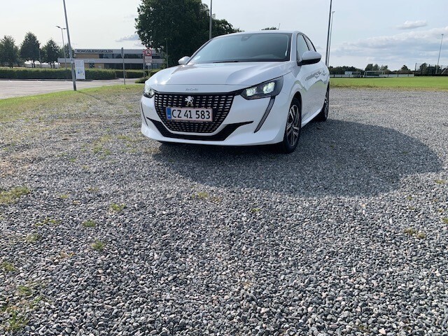 Hvid Peugeot 208 fra 2021