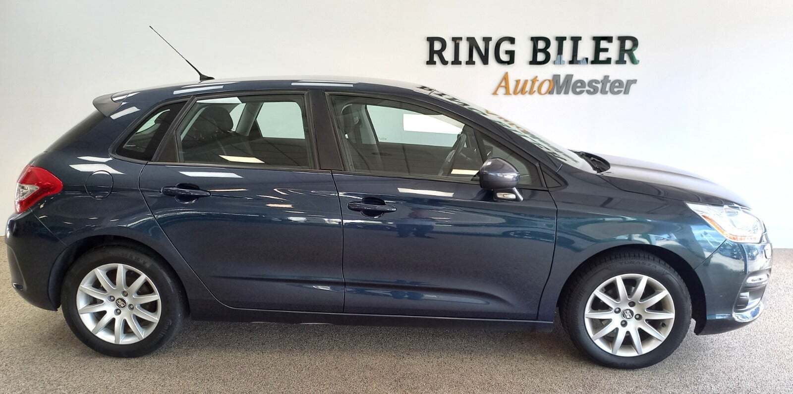 Blå Citroën C4 fra 2012