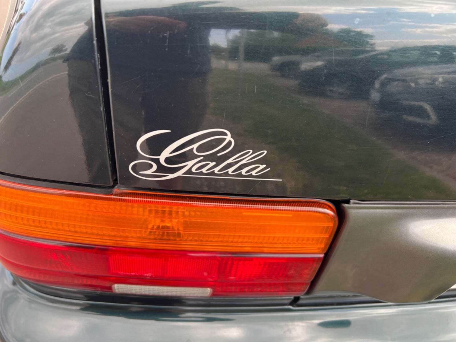 Grøn Toyota Corolla fra 1995