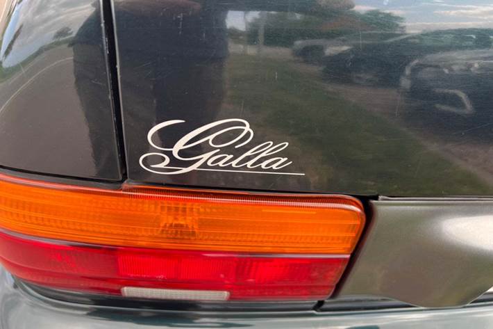 Grøn Toyota Corolla fra 1995