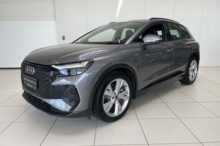 Grå Audi Q4 e-tron fra 2021 set udefra